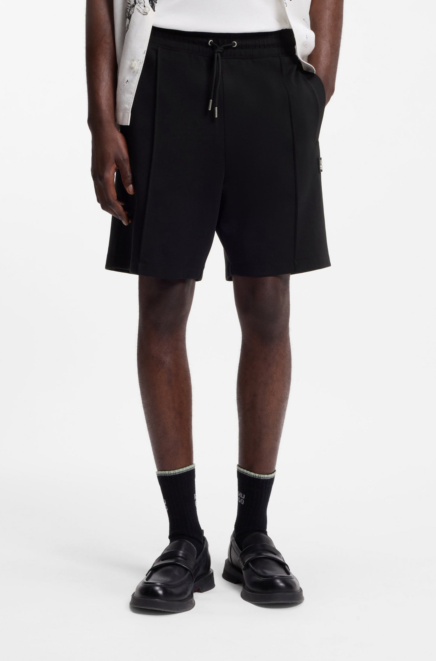 Short en coton mélangé avec garniture logo revisité