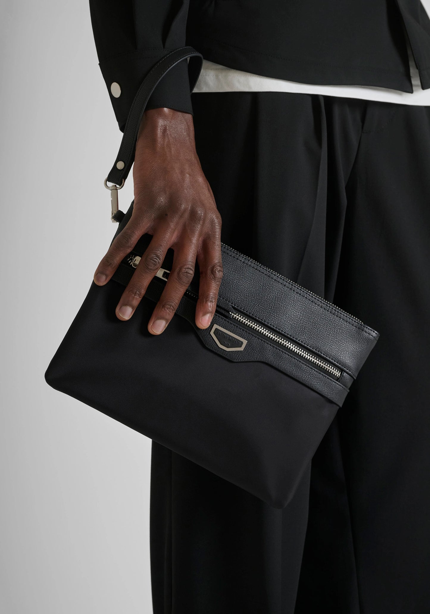 POCHETTE EN NYLON ET SIMILICUIR