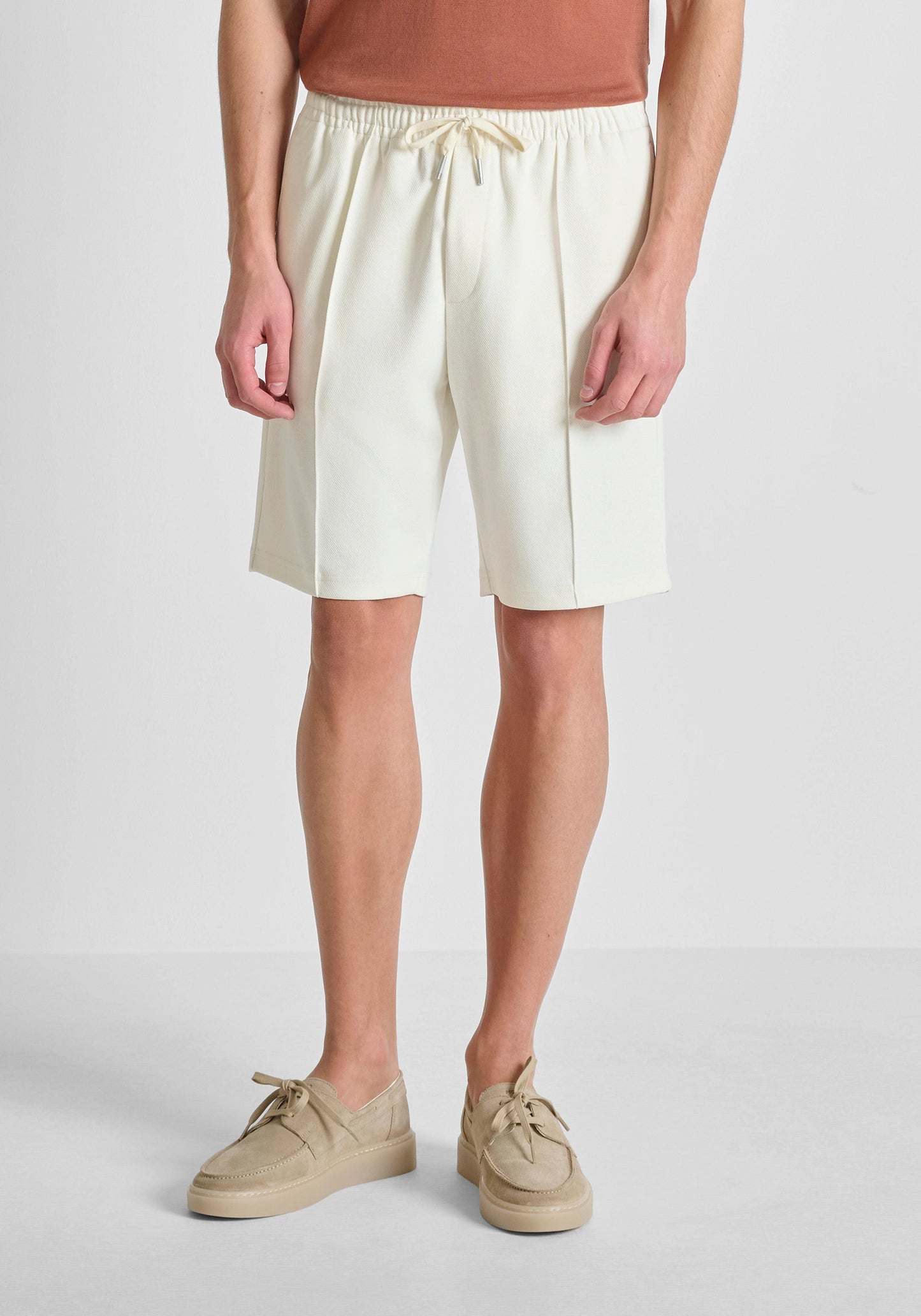 SHORT REGULAR FIT « CODY » EN SERGÉ DE COTON ÉLASTIQUE
