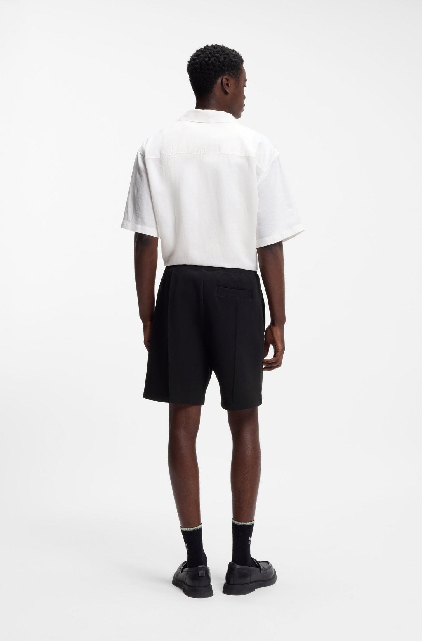 Short en coton mélangé avec garniture logo revisité
