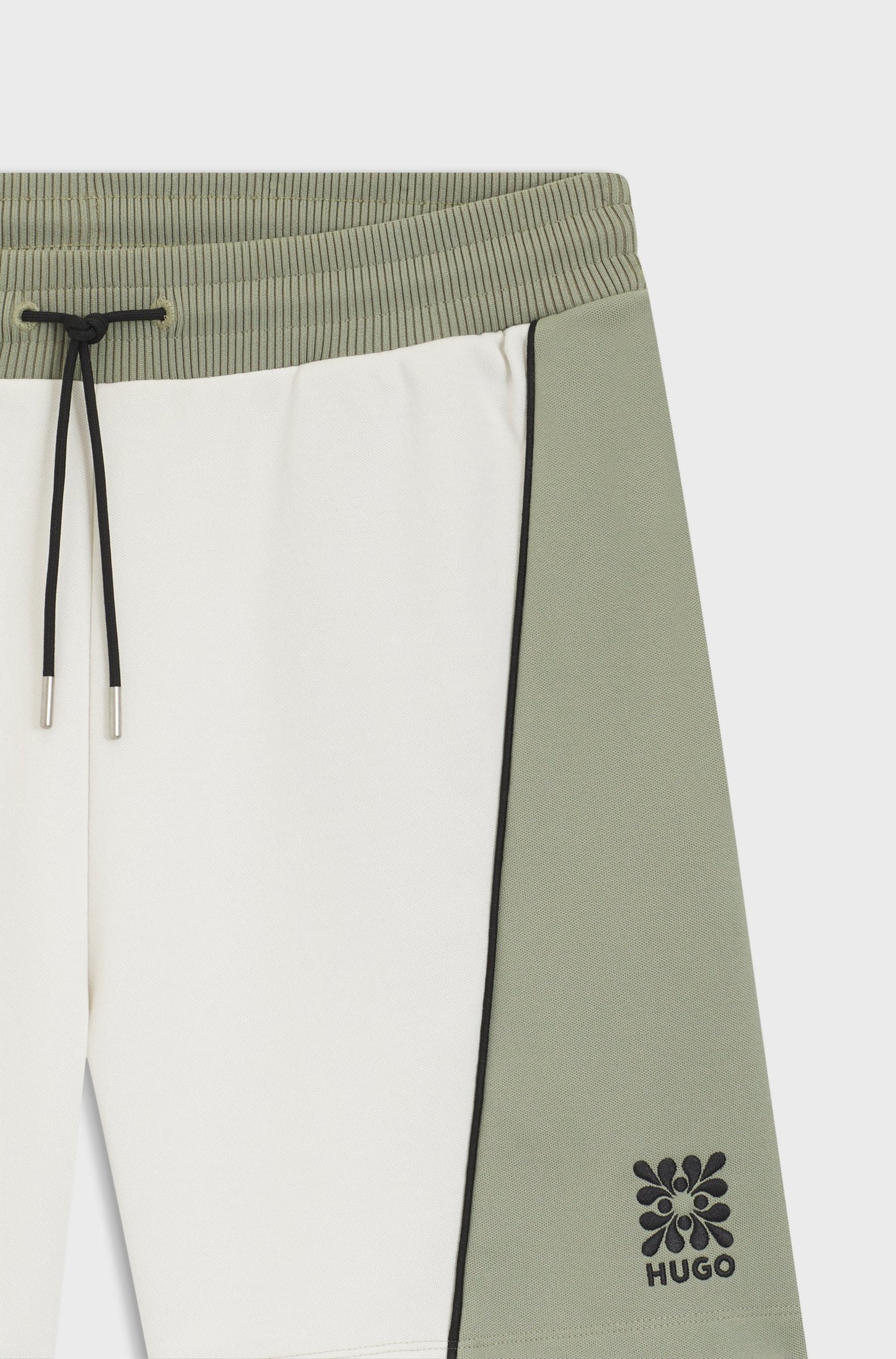 Short en coton mélangé avec logo brodé