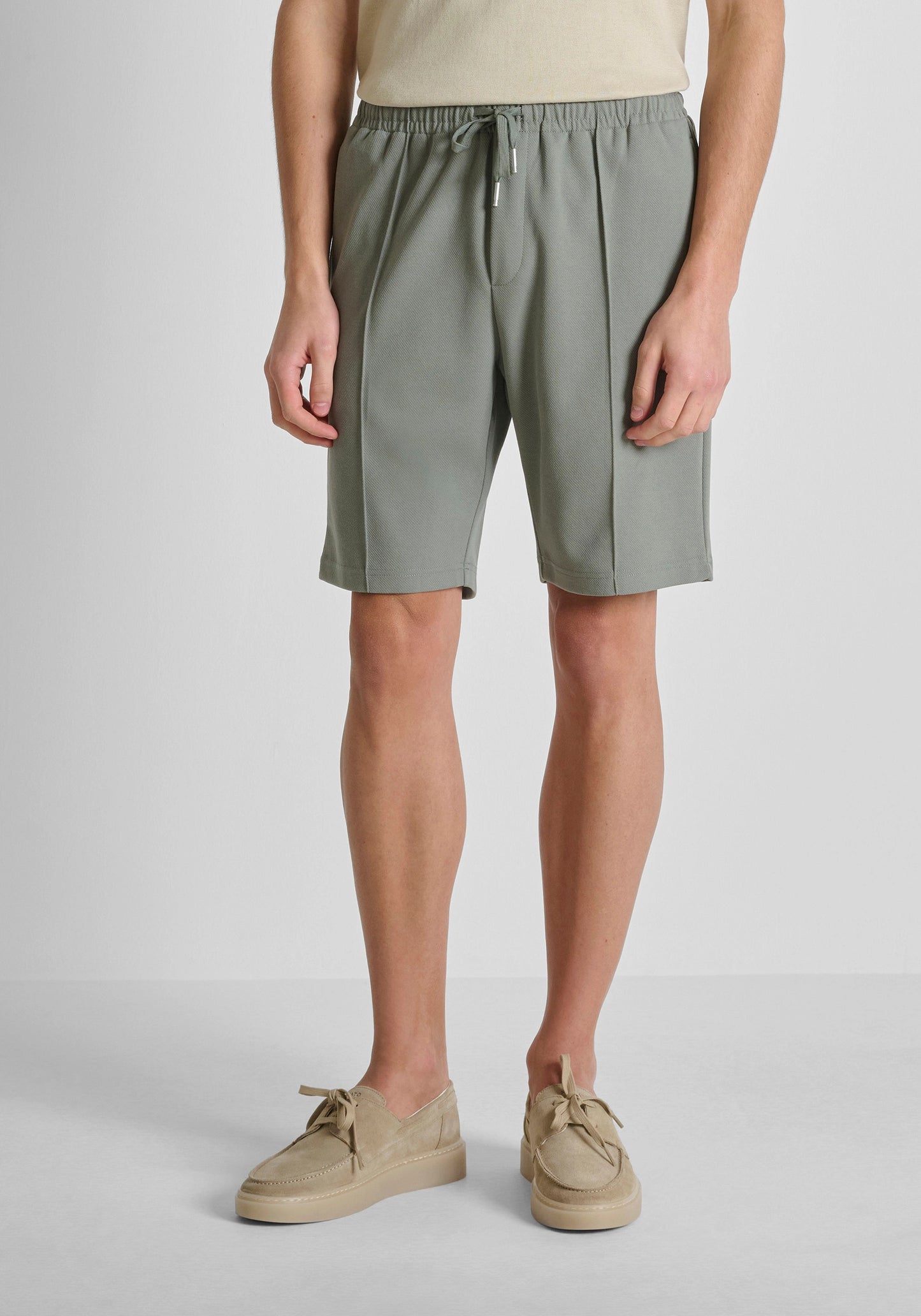 SHORT REGULAR FIT « CODY » EN SERGÉ DE COTON ÉLASTIQUE