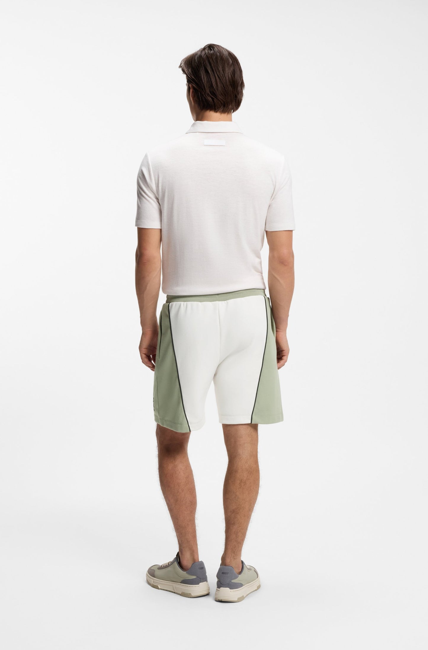 Short en coton mélangé avec logo brodé